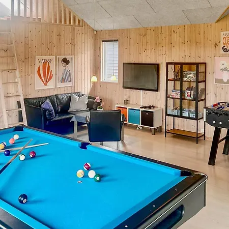 בית נופש Amazing In With Sauna *